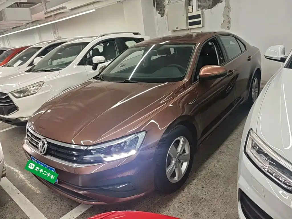 Volkswagen Lamando 2019 230TSI DSG V