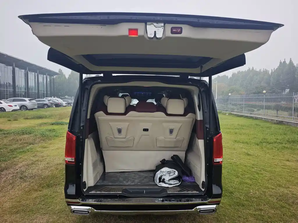 Mercedes-Benz V-Class — миниатюра 24