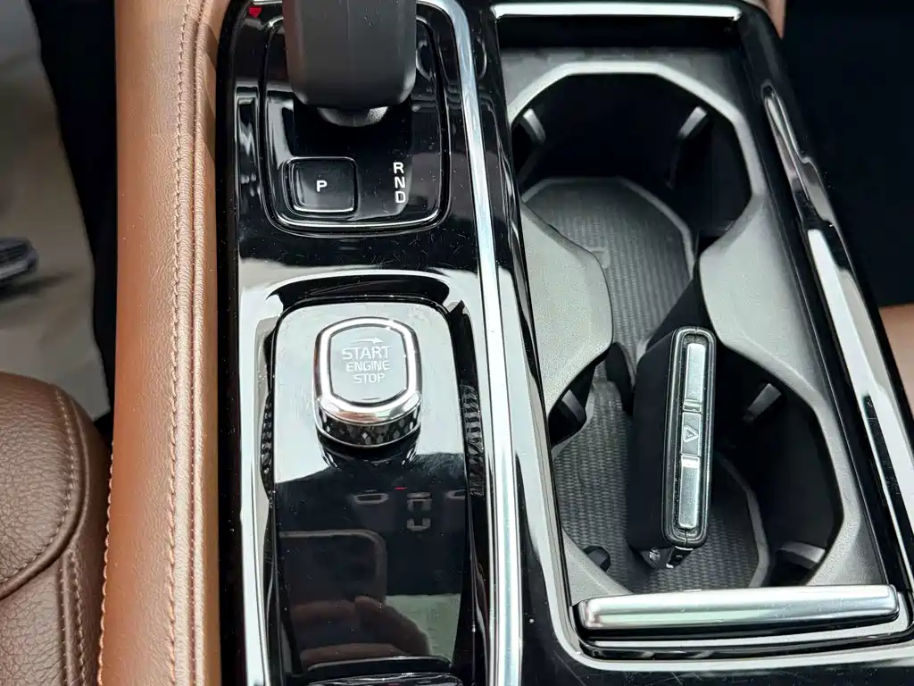 Volvo S90 PHEV — миниатюра 16