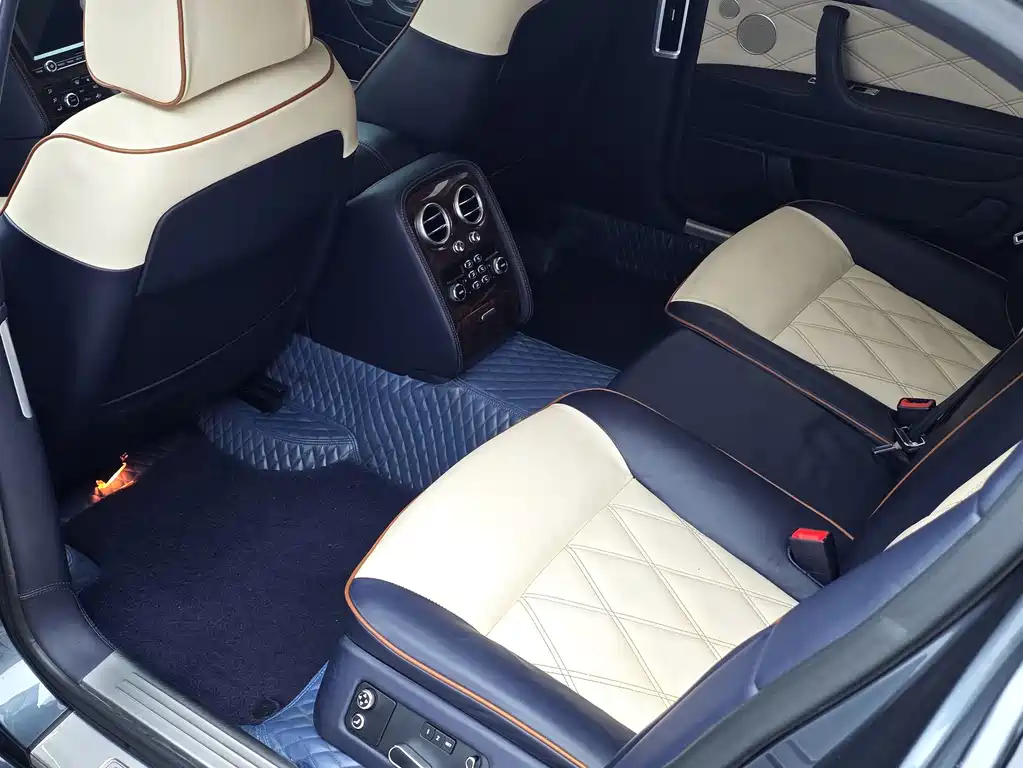 Bentley Flying Spur — миниатюра 25