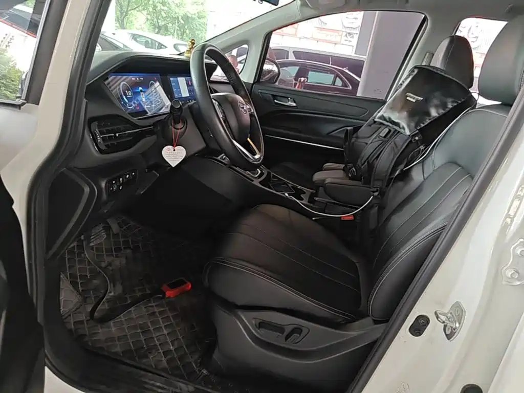 GAC Motor Trumpchi M6 — миниатюра 15