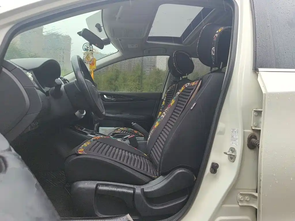 Nissan Tiida — миниатюра 14