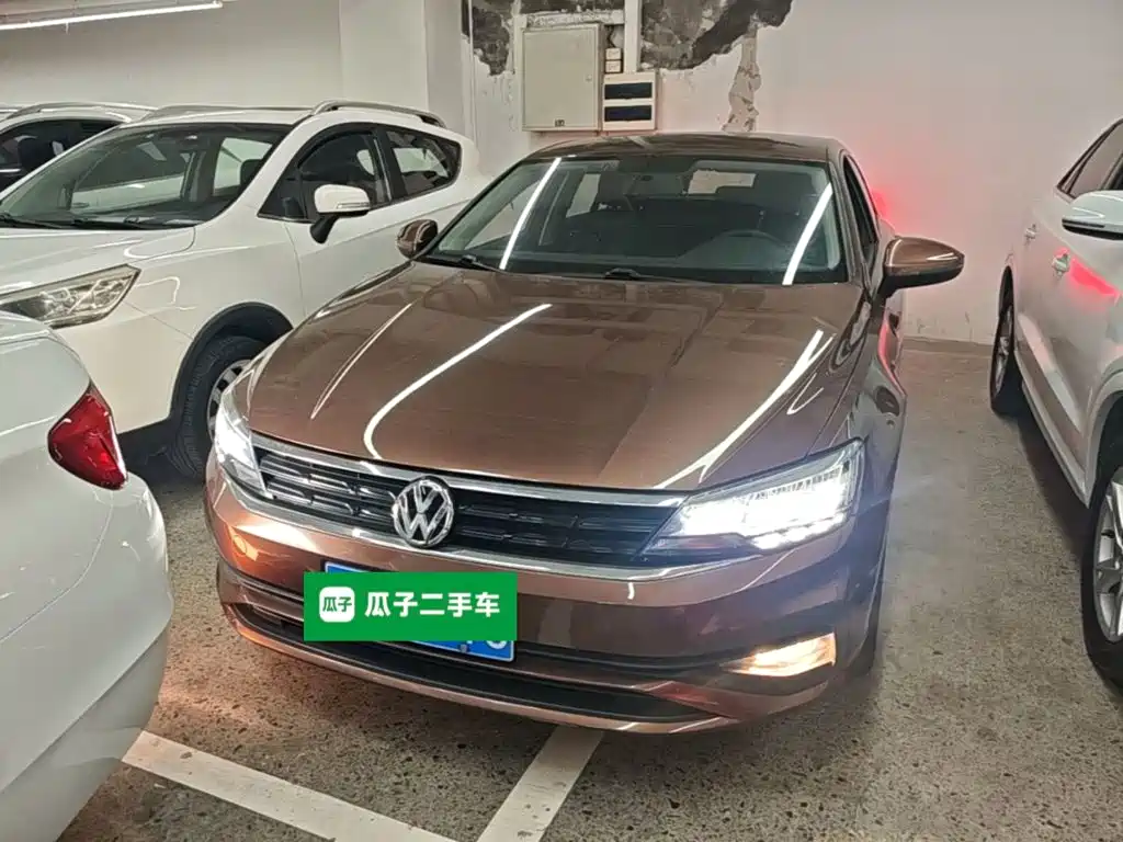 Volkswagen Lamando 2019 230TSI DSG V
