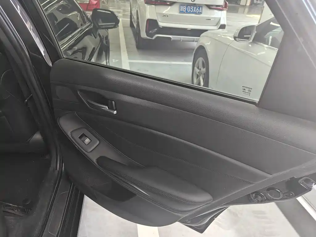 Toyota Avalon — миниатюра 9