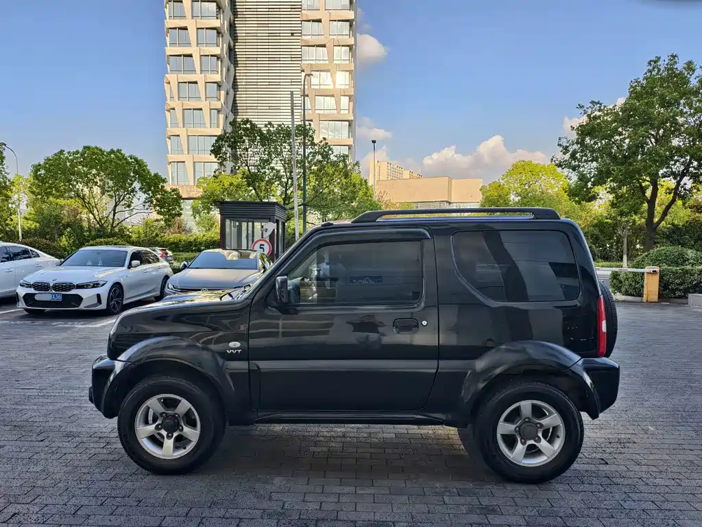 Suzuki Jimny — миниатюра 8