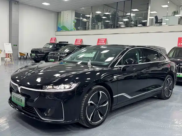 VOYAH LANTU CHASING LIGHT 2024