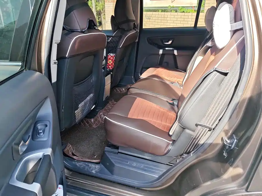 Volvo XC Classic — миниатюра 11