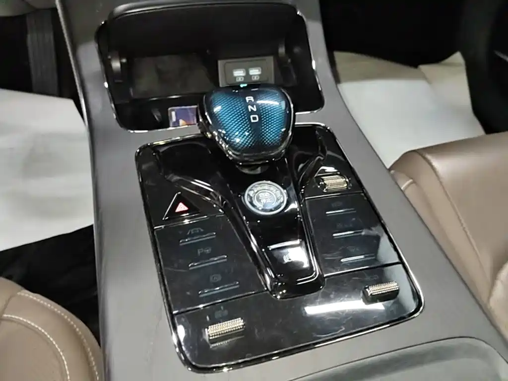 BYD Han — миниатюра 14