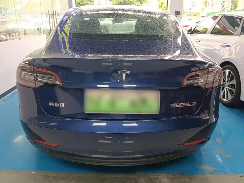 Tesla Model 3 — миниатюра 6