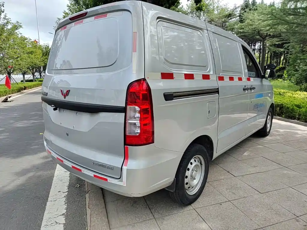 Wuling Hongguang V — миниатюра 7