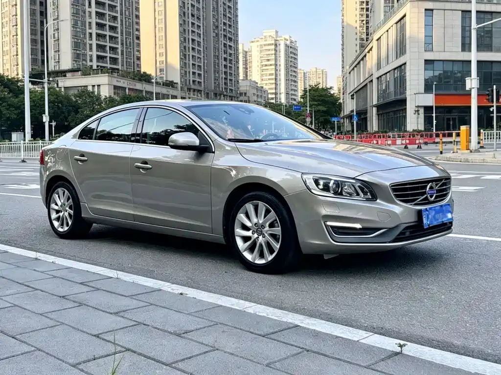 Volvo S60 — миниатюра 3