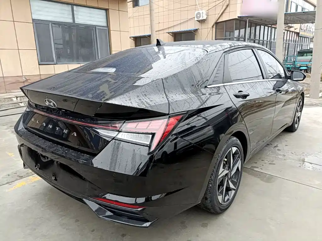 Hyundai Elantra — миниатюра 7