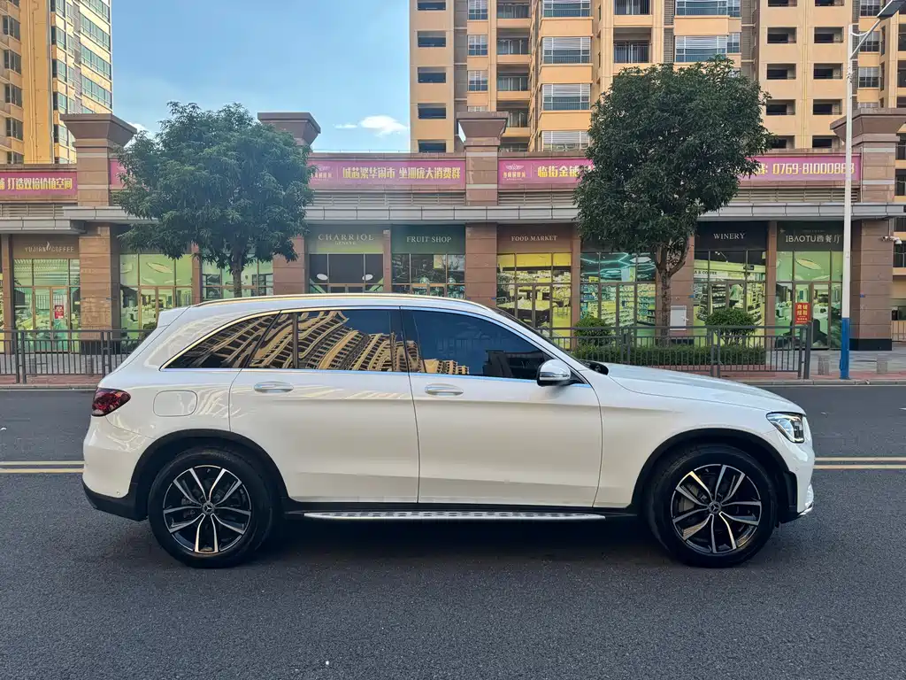 MERCEDES-BENZ GLC