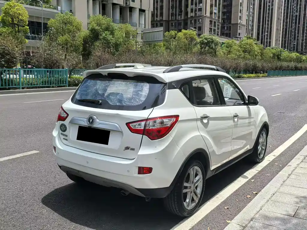 Changan CS35 — миниатюра 2