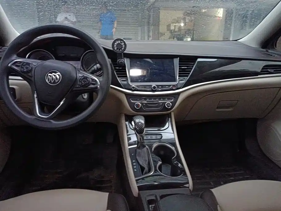Buick Verano — миниатюра 12