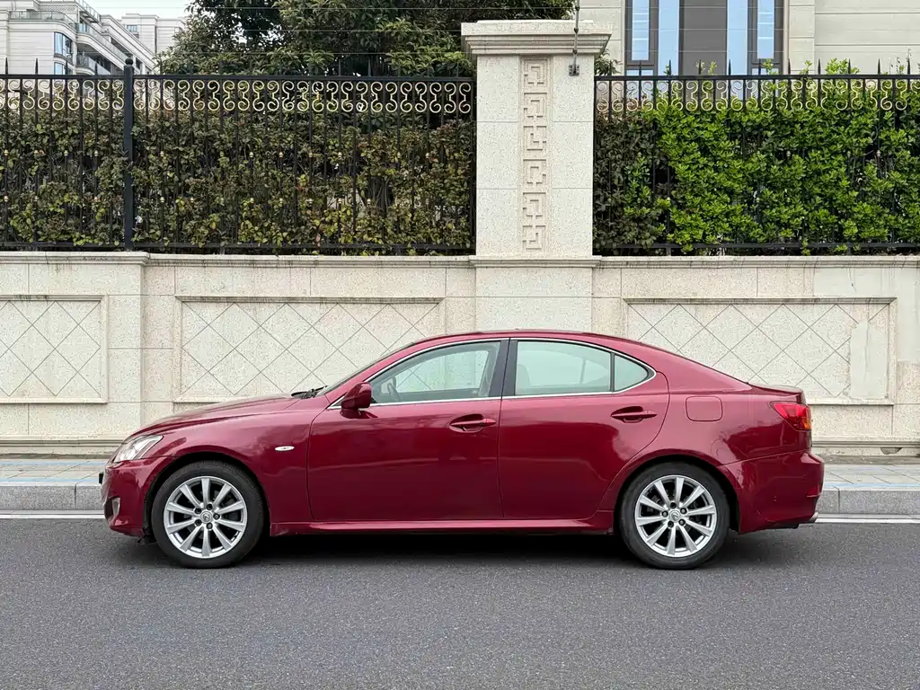 Lexus IS — миниатюра 3