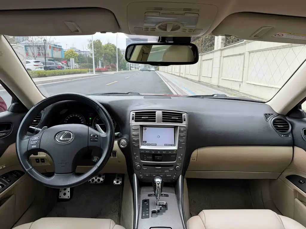 Lexus IS — миниатюра 8