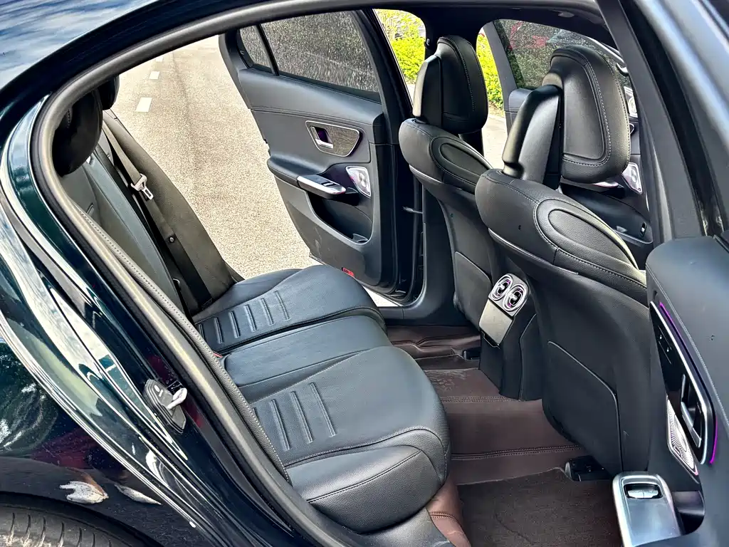 Mercedes-Benz C-Class — миниатюра 12