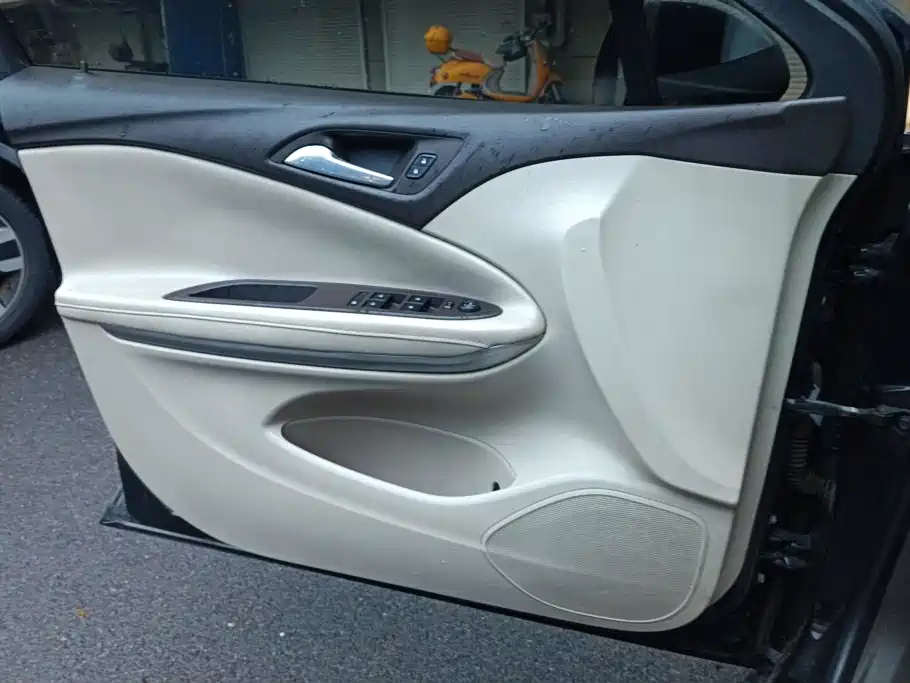 Buick Verano — миниатюра 7