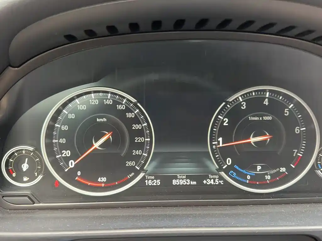 BMW 5 Series — миниатюра 8