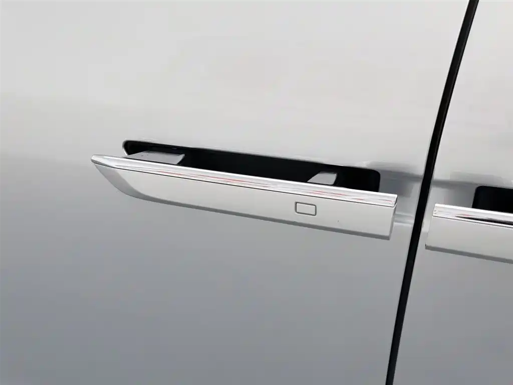 BUICK GL8 NEW ENERGY