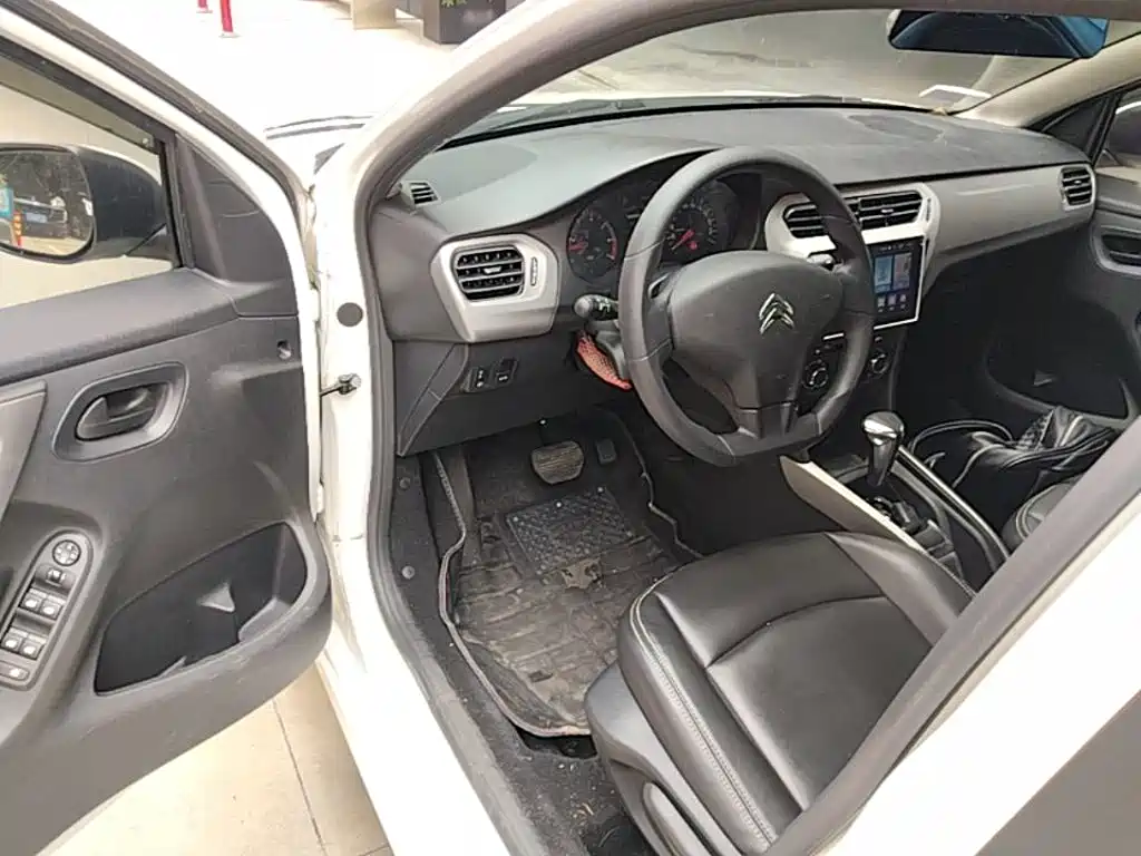 Citroen Elysee — миниатюра 16