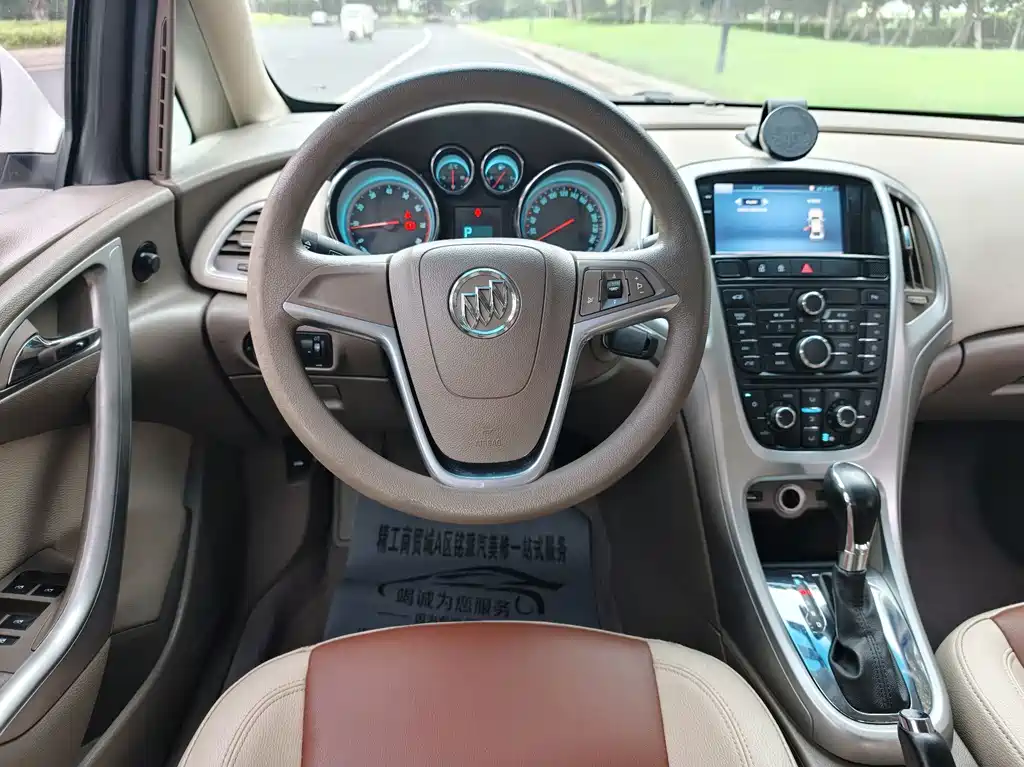 Buick Excelle — миниатюра 9