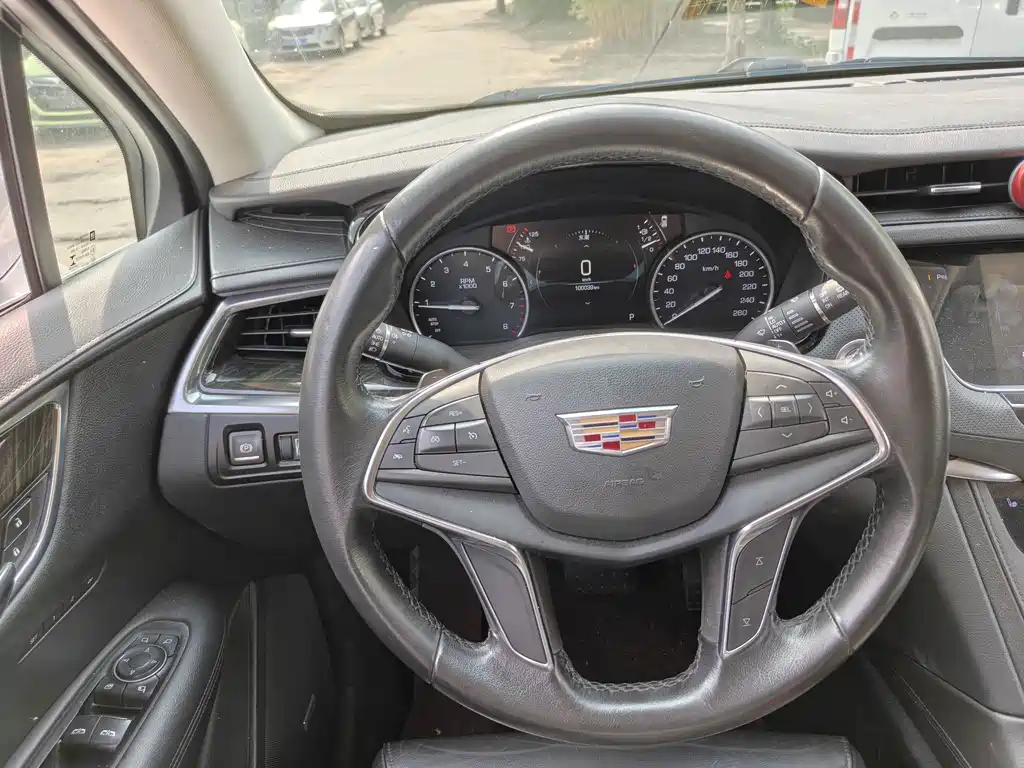Cadillac XT5 — миниатюра 10
