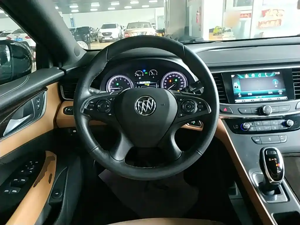 Buick LaCrosse — миниатюра 11