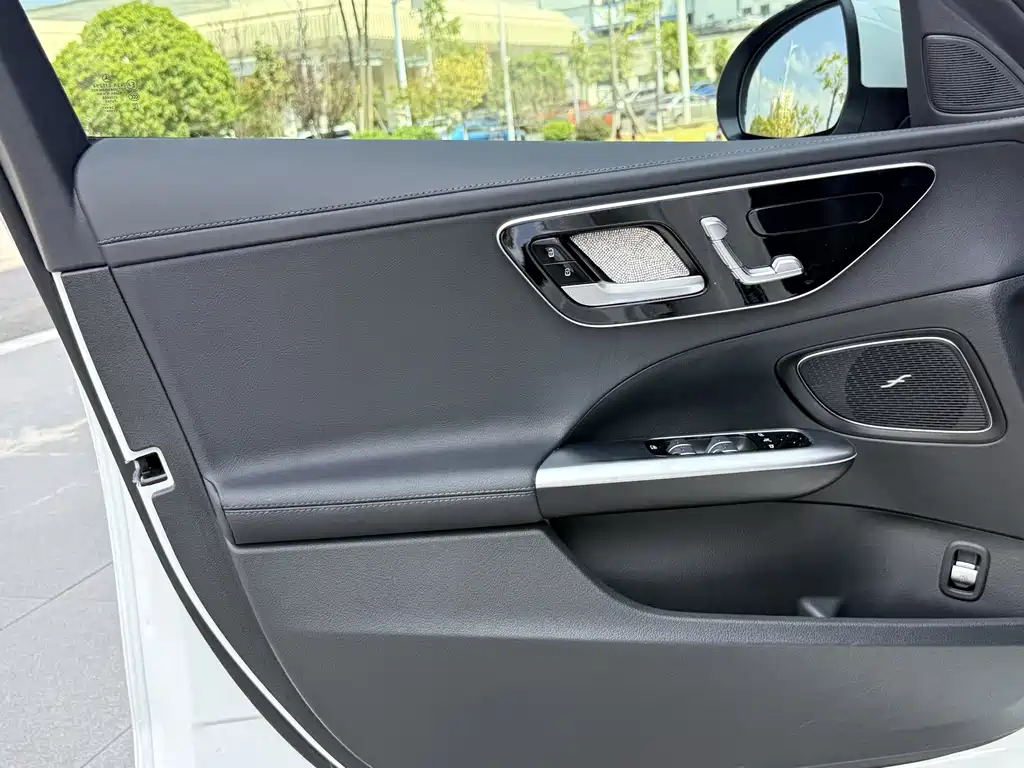Mercedes-Benz C-Class — миниатюра 18