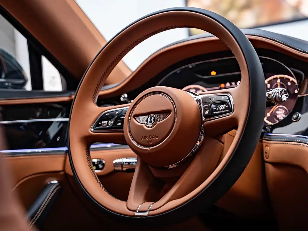 Bentley Flying Spur — миниатюра 8