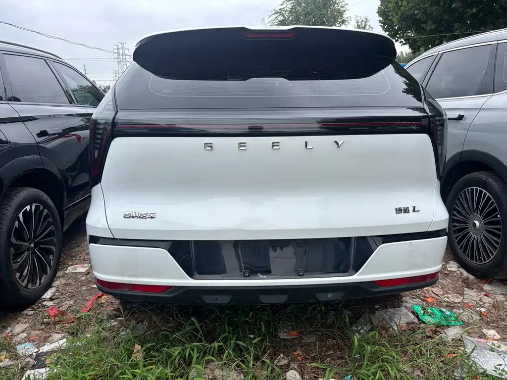 Geely Boyue L — миниатюра 8