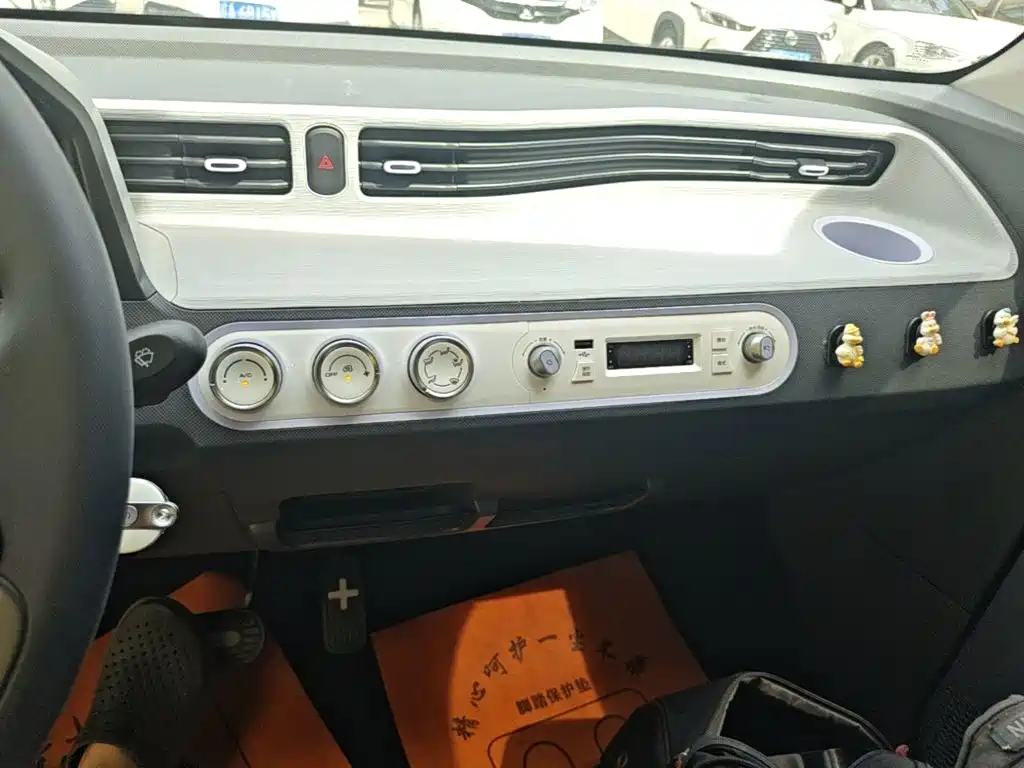 Wuling MINIEV — миниатюра 13
