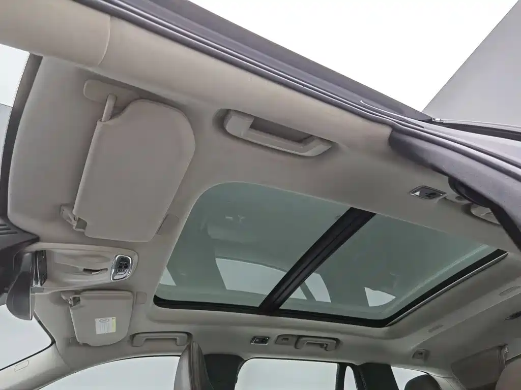 Volvo XC90 — миниатюра 14