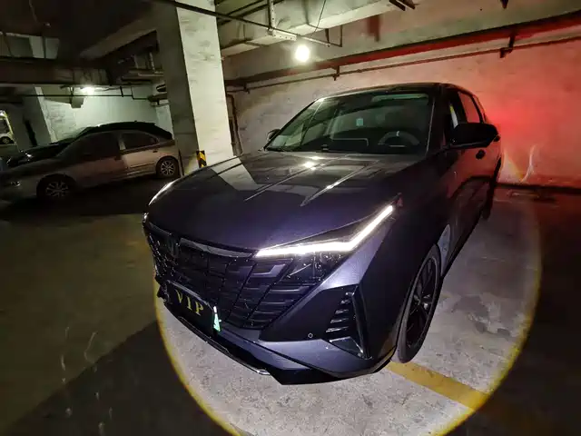 CHANGAN UNI Z NEW ENERGY 2025