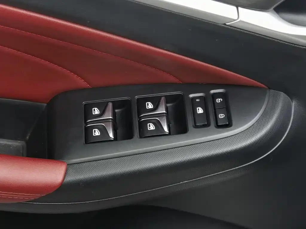 Changan Eado — миниатюра 9