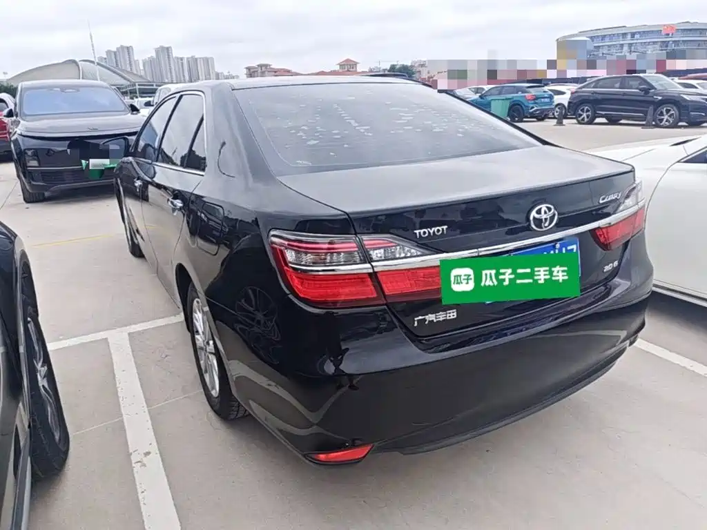 Toyota Camry — миниатюра 5