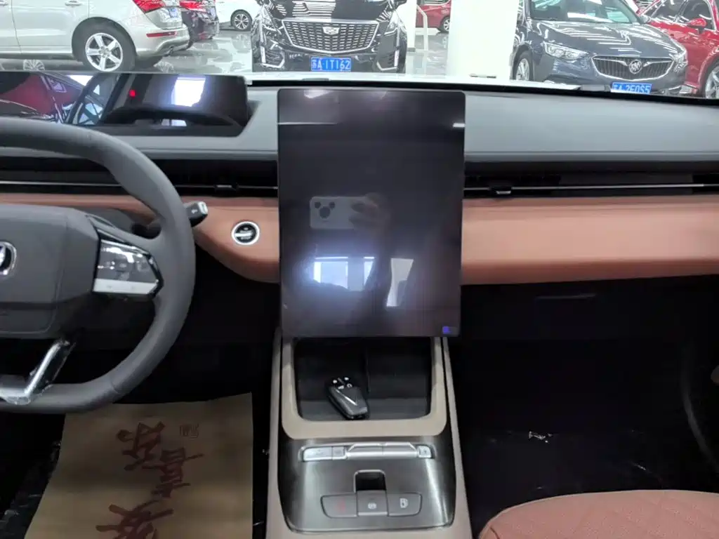 Changan Побег PHEV — миниатюра 13