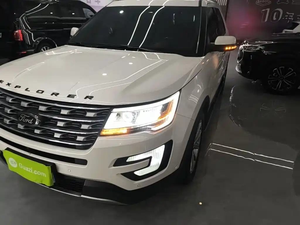 Ford Explorer (Import) — миниатюра 24