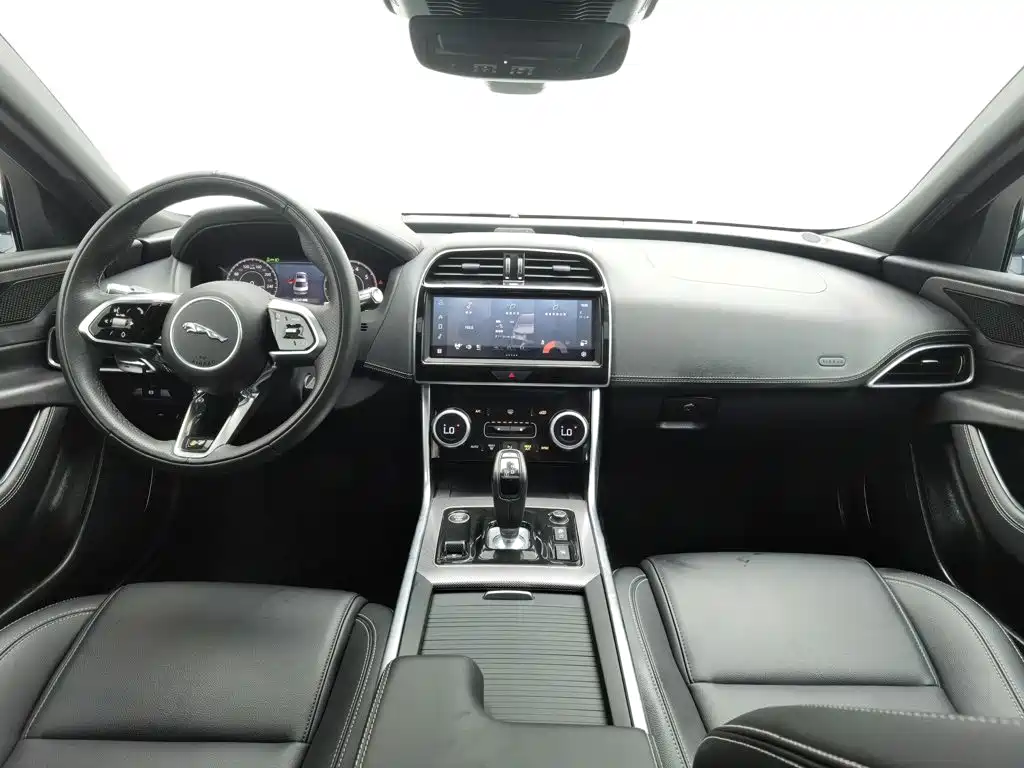 Jaguar XEL 2022 2.0T 250PS R-DYNAMIC S Sport
