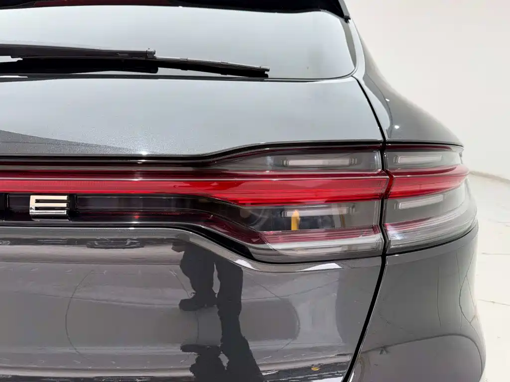 Porsche Macan — миниатюра 10