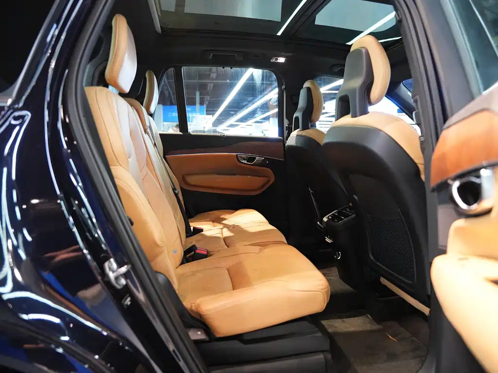 Volvo XC90 — миниатюра 21