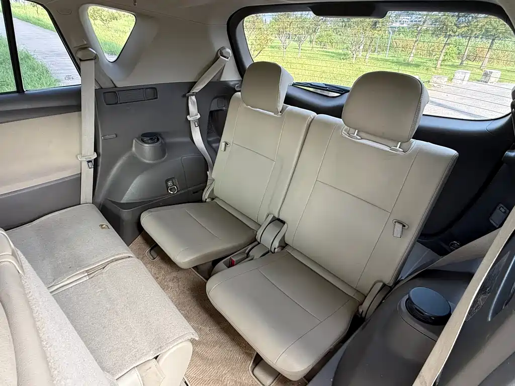 Toyota Verso — миниатюра 9