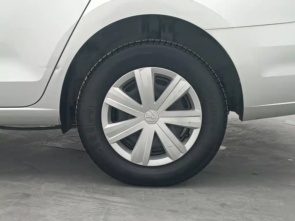 Volkswagen Jetta — миниатюра 12