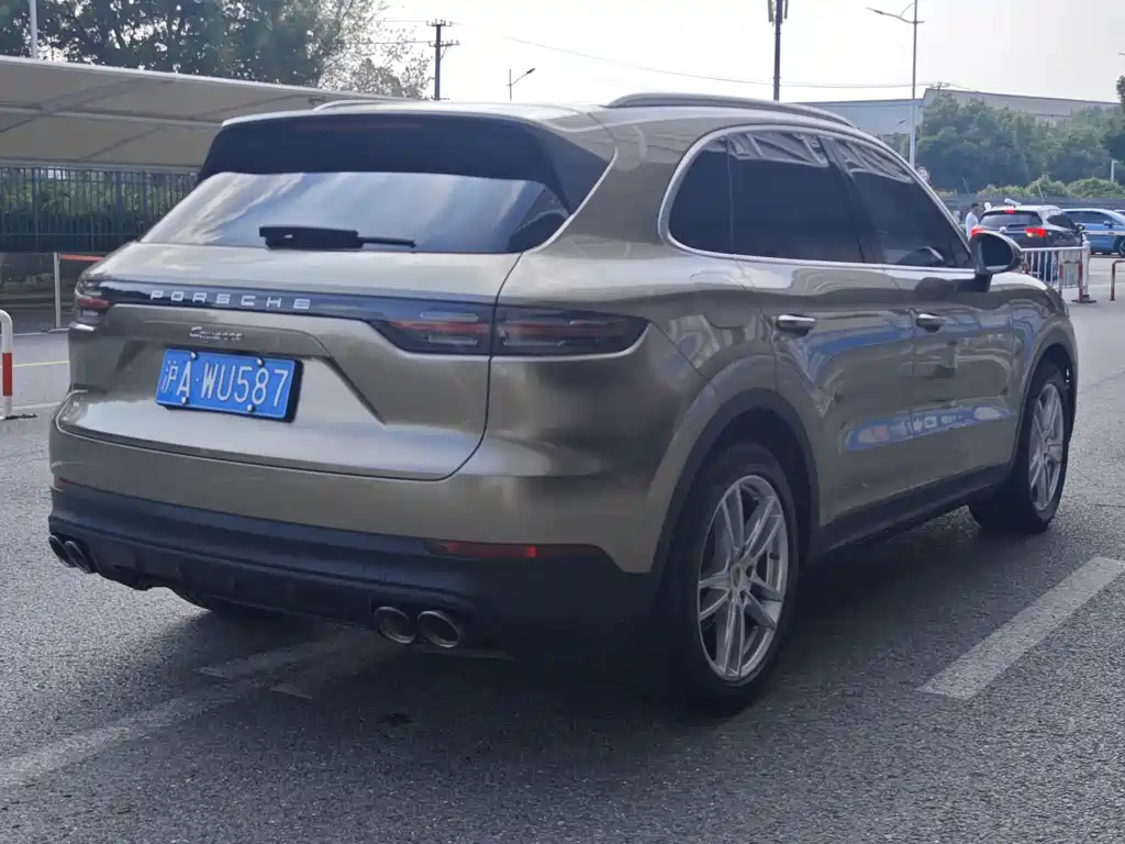 Porsche Cayenne — миниатюра 4