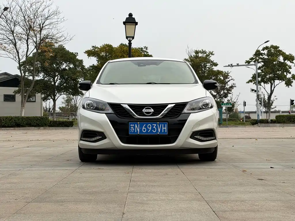 Nissan Tiida — миниатюра 2