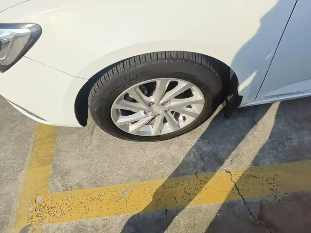 Buick Verano — миниатюра 23