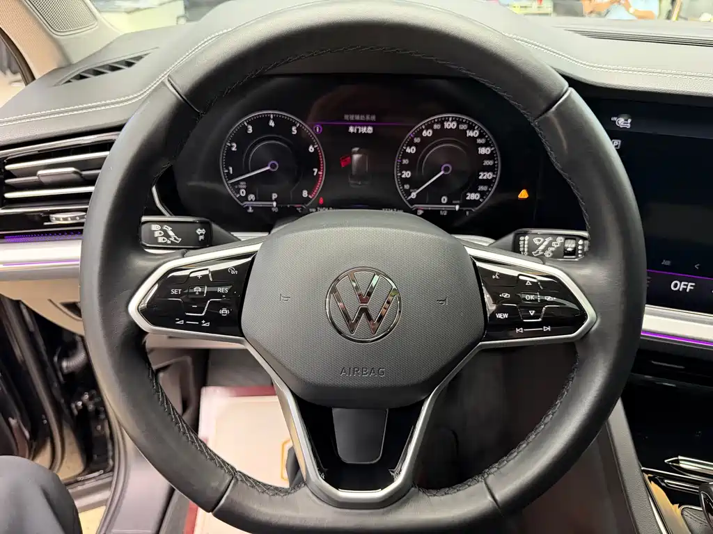 Volkswagen Touareg — миниатюра 18