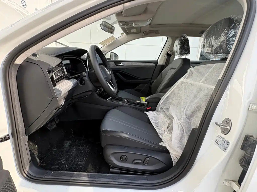 Volkswagen Sagitar 2026 3000 300TSI DSG