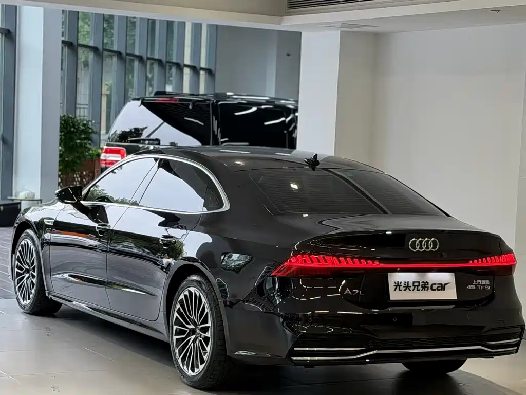 Audi A7L — миниатюра 2